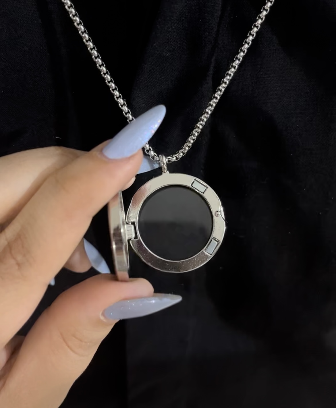 لاکت شیشه ای آهنربایی نقره ای